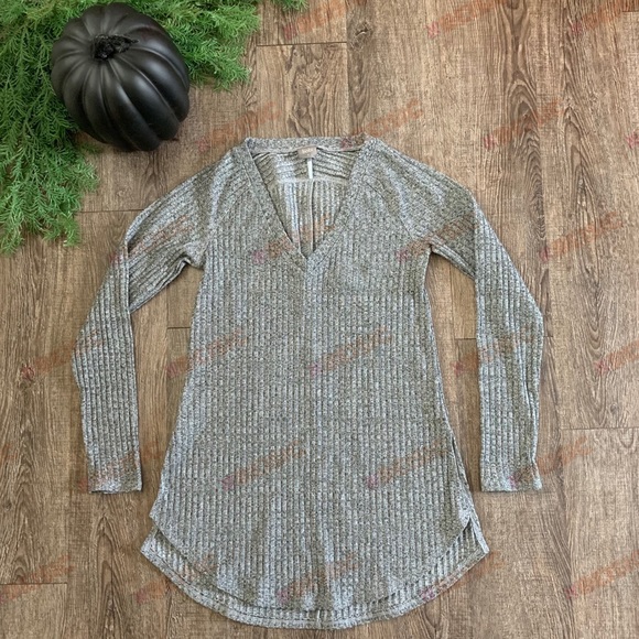 Bobi Ribbed V Neck Long Sleeve Size Small - Picture 1 of 8